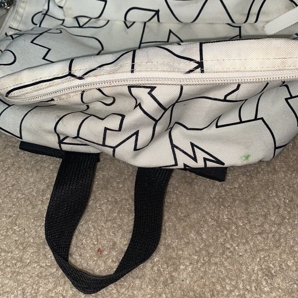 White Jansport backpack pre-owned - Picture 8 of 8